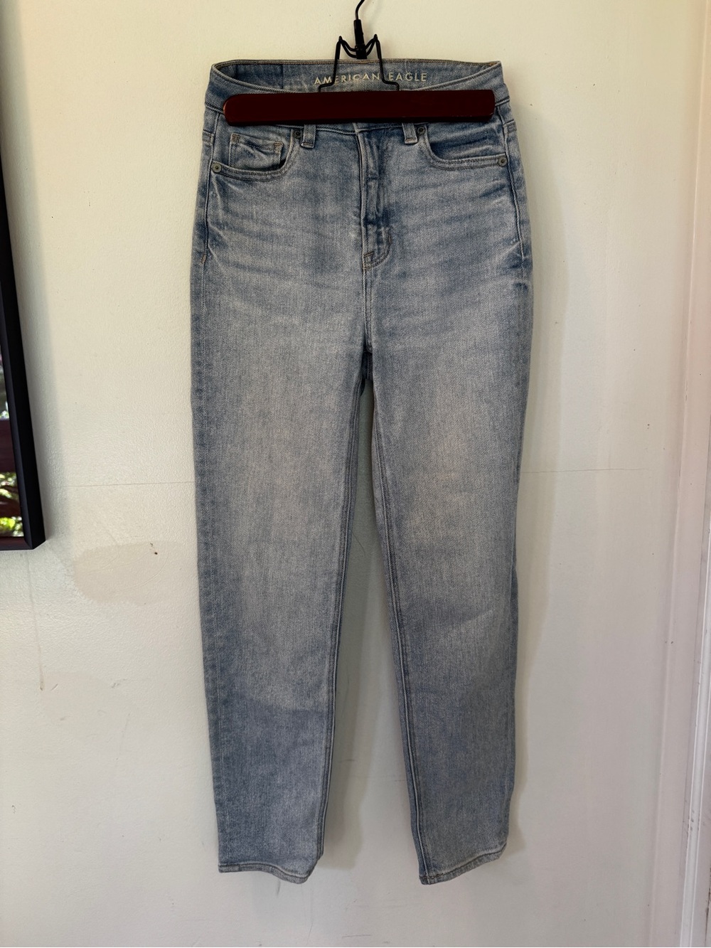 AEO Women's Mom Straight High-Rise Jeans 0 Short
